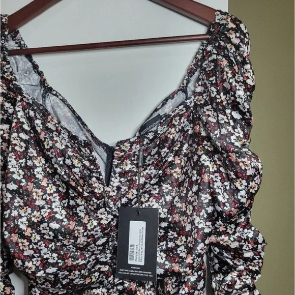 ❤️ 3 for $35 Pretty little thing ditsy long sleeve floral satin runched dress 8 - Picture 5 of 11